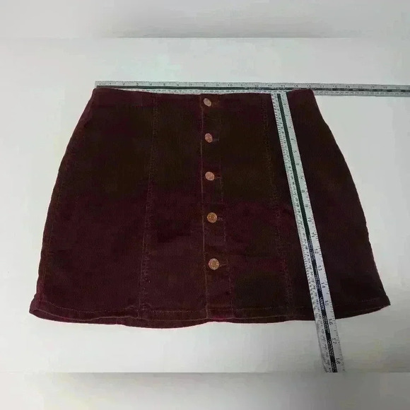 Guess A line front button corduroy mini skirt. Ladies  size L - Picture 3 of 6